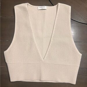 Aritzia Babaton Cream V-Neck Crop Top